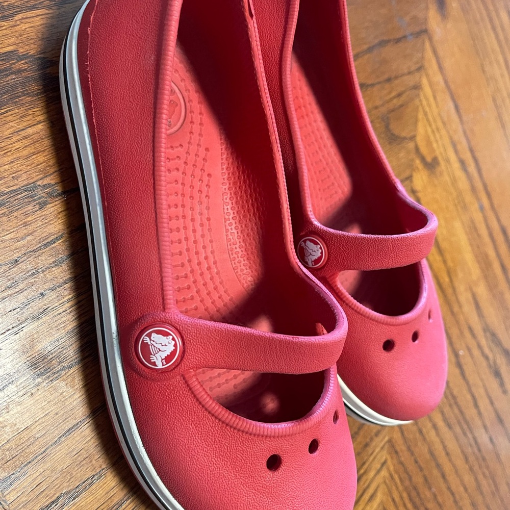 CROCS Kids Red MaryJanes - Picture 3 of 6